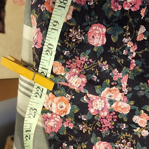 Kalama 2X Flowered Blouse - Picture 7 of 8